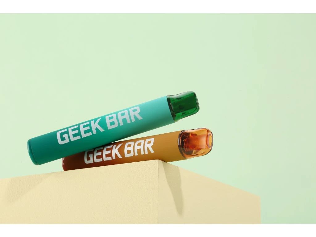 Geek Bar E600 – Alegerea Inteligentă pentru Utilizatorii de Țigări Clasice care Vor să Facă un Pas Înainte